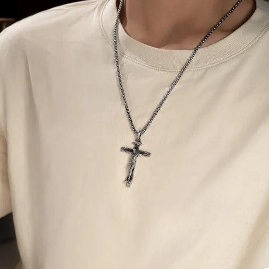 Collier avec crucifix de Jesus Christ