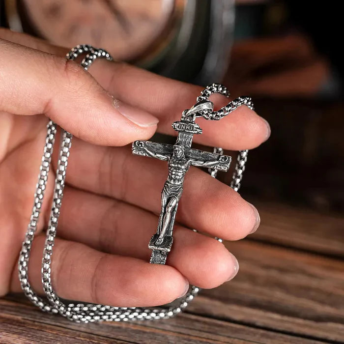 Collier avec crucifix de Jesus Christ