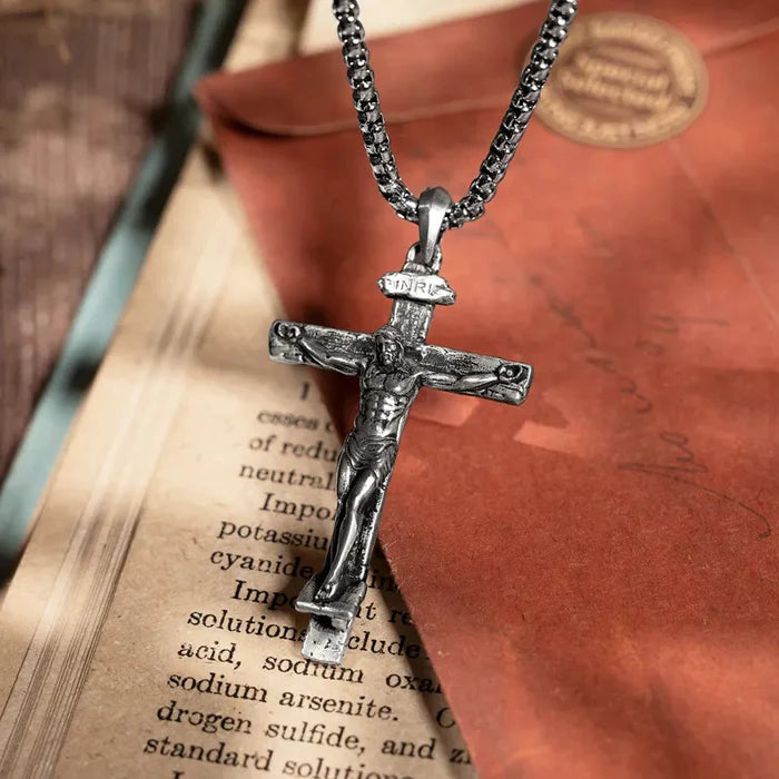 Collier avec crucifix de Jesus Christ