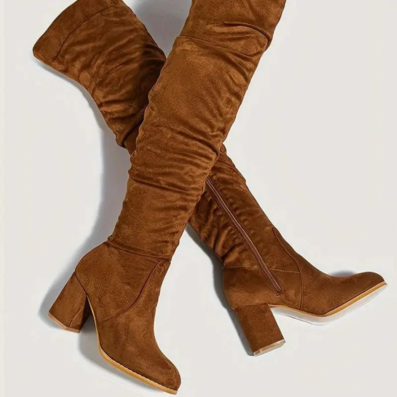 Botte haute en daim femme – Luxe et élégance jusqu’au genou